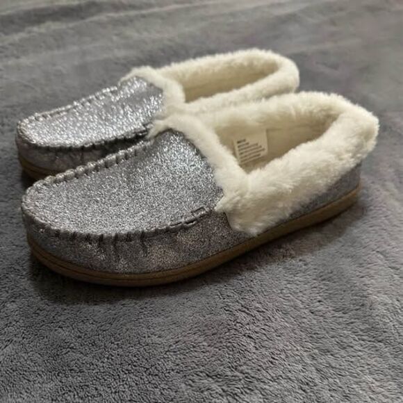 Sonoma Shoes - Sonoma Women’s Silver Glitter Sparkly Cozy Fur Moccasin Slippers Shoes